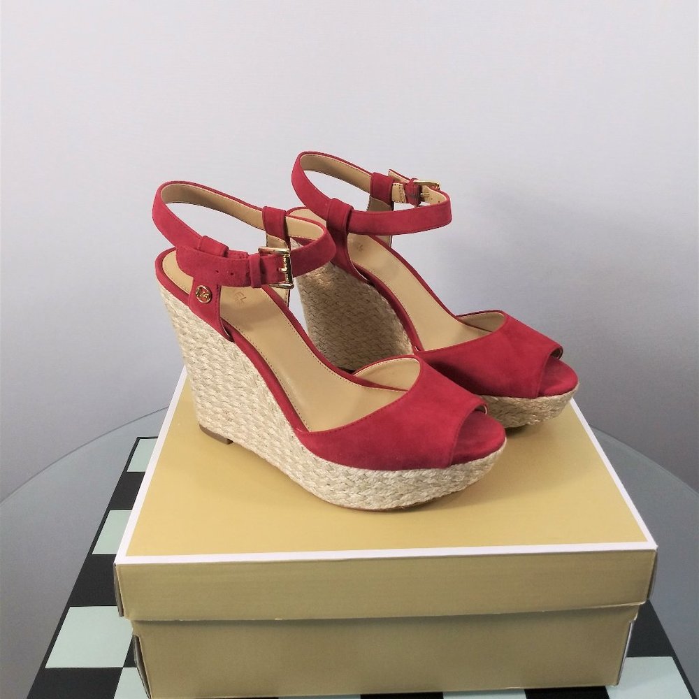 Michael Kors Carlyn Wedge - Picture 2 of 5